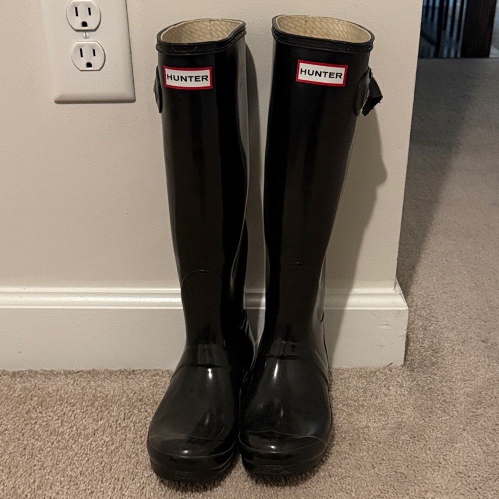 Hunter Glossy Black Knee-High Boots
